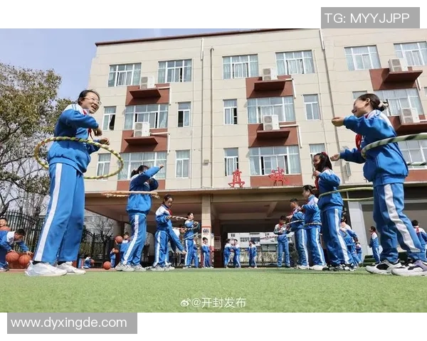 丰富校园生活促进学生全面发展体育课外活动的开展与意义探讨